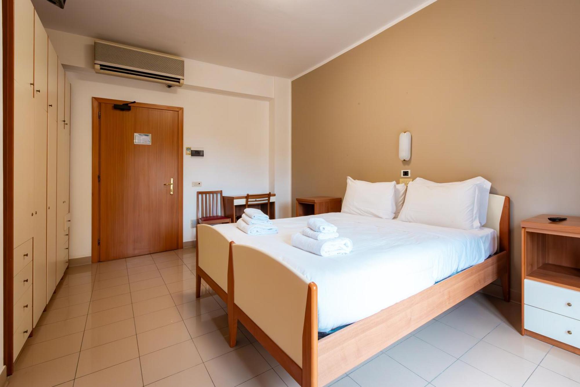Ah Roma Hostel Exterior photo