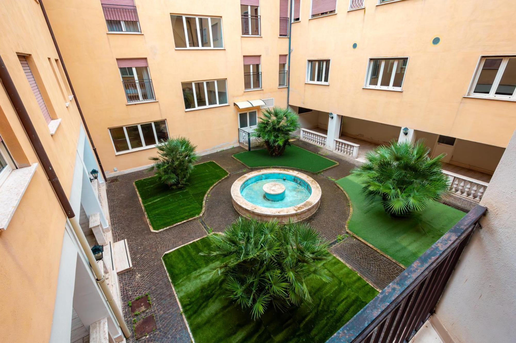Ah Roma Hostel Exterior photo